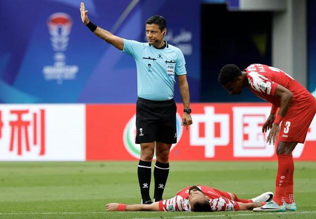 Trọng tài Alireza Faghani bị dọa giết và bị tiết lộ thông tin cá nhân. Ảnh: AFP Trọng tài Alireza Faghani bị dọa giết và bị tiết lộ thông tin cá nhân. Ảnh: AFP