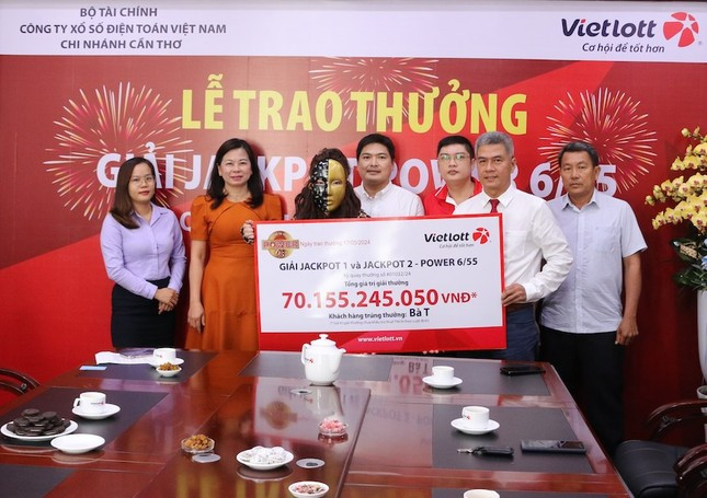 Chị T. là người chơi đầu tiên trúng cả Jackpot 1 và Jackpot 2 trong cùng một kỳ.
