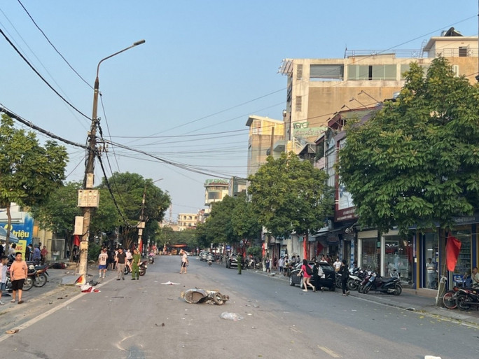 Hiện trường vụ tai nạn giao thông liên hoàn. Hiện trường vụ tai nạn giao thông liên hoàn.