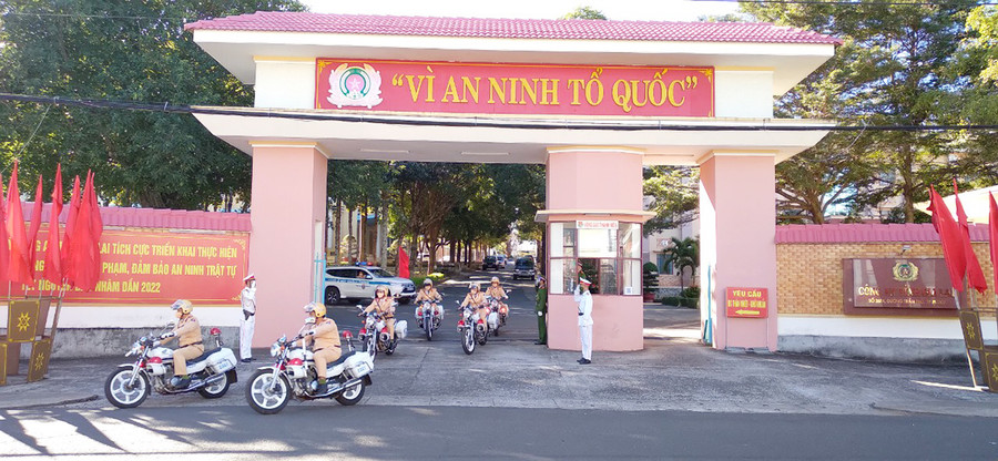 Lực lượng CSGT Công an tỉnh Gia Lai ra quân đợt cao điểm đảm bảo TTATGT. Ảnh: Lê Anh Lực lượng CSGT Công an tỉnh Gia Lai ra quân đợt cao điểm đảm bảo TTATGT. Ảnh: Lê Anh