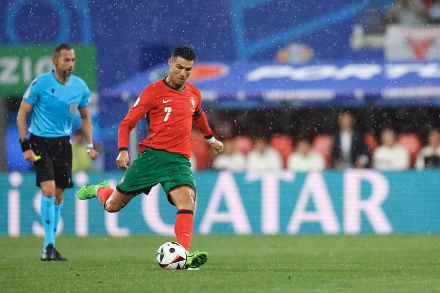 Cristiano Ronaldo đã thiết lập nên nhiều kỷ lục, nhưng tiếc rằng anh chưa thể có bàn thắng ở EURO 2024. (Ảnh: THX/TTXVN)