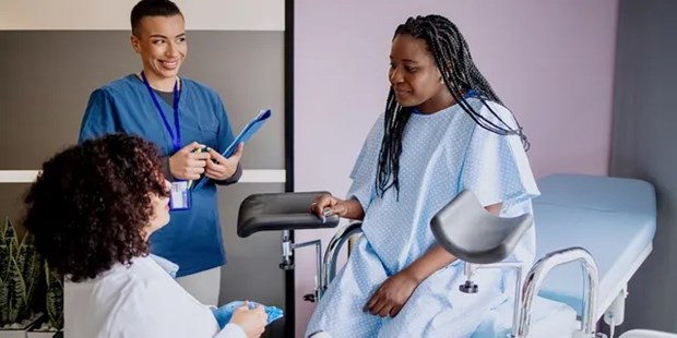 Việc tăng khả năng thụ thai cũng giúp các cặp vợ chồng hiếm muộn giảm bớt chi phí và sớm hoàn thành ước mơ làm cha mẹ. (Nguồn: iStock)