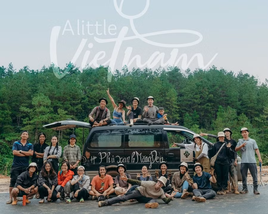 “Nếu yêu Việt Nam, hãy yêu môi trường” là thông điệp mà A little Vietnam muốn gửi gắm. (Ảnh: NVCC)