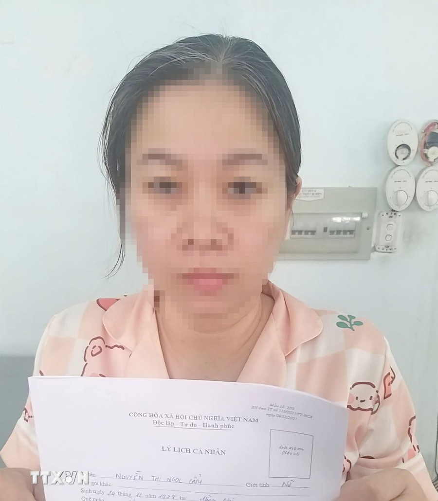 Bảo mẫu Nguyễn Thị Ngọc Cẩm tại cơ quan điều tra. (Ảnh: TTXVN phát)