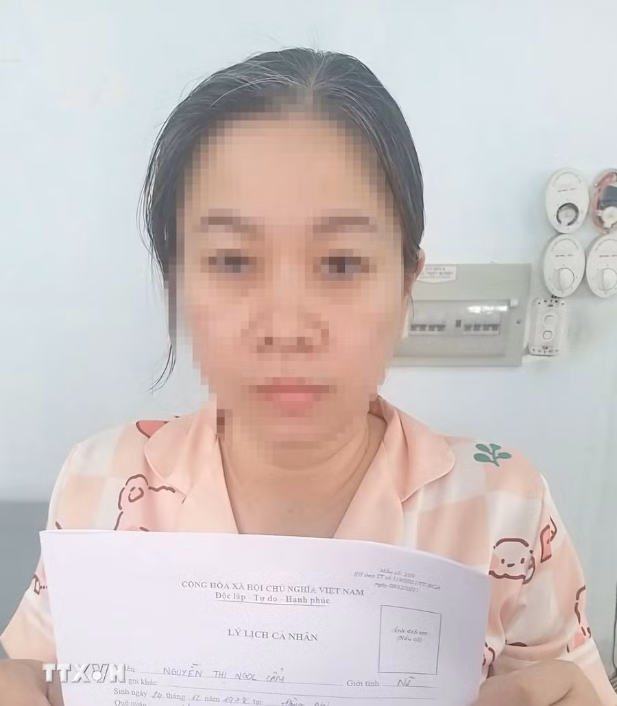 Bảo mẫu Nguyễn Thị Ngọc Cẩm tại cơ quan điều tra. (Ảnh: TTXVN phát)