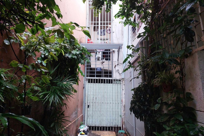 Khởi tố nữ sinh viên sát hại con mới sinh - Ảnh 1. Công an tìm thấy túi ni-lon chứa thai nhi bên trong.