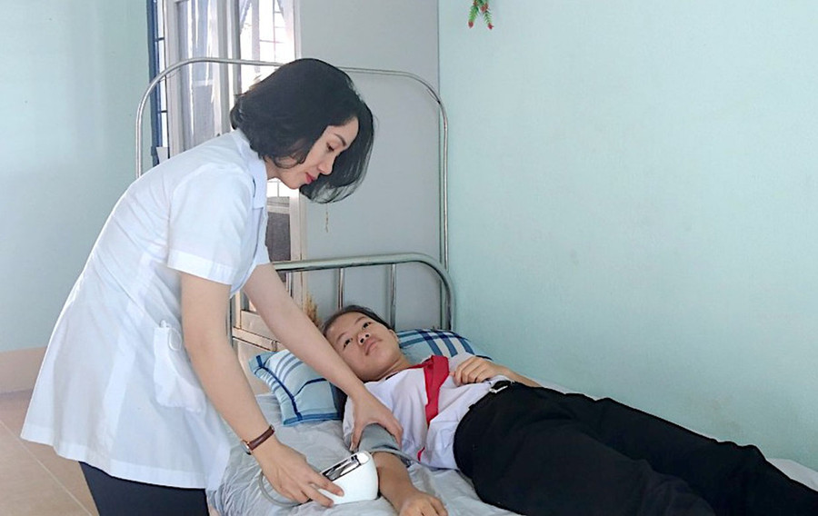 Đội ngũ nhân viên y tế trường học ở Gia Lai rất phấn khởi khi y tế học đường được điều chỉnh từ nhóm danh mục hỗ trợ, phục vụ sang nhóm vị trí việc làm chuyên môn dùng chung. Ảnh: M.T