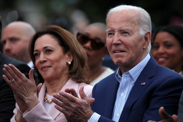 Tổng thống Mỹ Joe Biden và Phó tổng Mỹ Kalama Harris trong một sự kiện diễn ra tại Nhà Trắng hồi tháng 6 - Ảnh: REUTERS