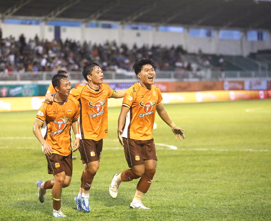 HAGL sẽ gặp thử thách lớn là Nam Định ở vòng đấu thứ 3. Ảnh: Văn Ngọc