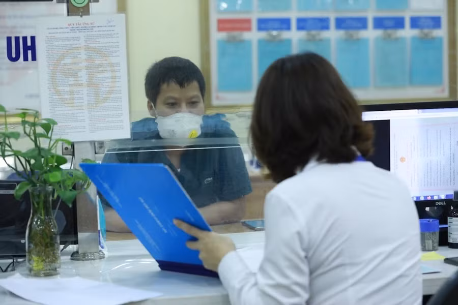 Bộ Nội vụ đề xuất bỏ quy định thi thăng hạng chức danh nghề nghiệp viên chức, chỉ giữ hình thức xét thăng hạng nhằm giảm gánh nặng thi cử. Ảnh: Hải Nguyễn