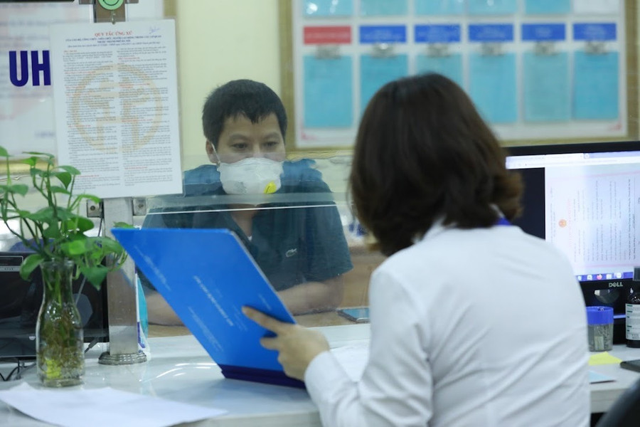 Bộ Nội vụ đề xuất bỏ quy định thi thăng hạng chức danh nghề nghiệp viên chức, chỉ giữ hình thức xét thăng hạng nhằm giảm gánh nặng thi cử. Ảnh: Hải Nguyễn Bộ Nội vụ đề xuất bỏ quy định thi thăng hạng chức danh nghề nghiệp viên chức, chỉ giữ hình thức xét thăng hạng nhằm giảm gánh nặng thi cử. Ảnh: Hải Nguyễn