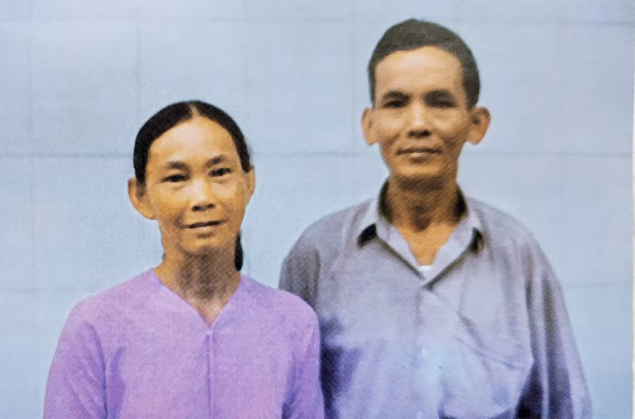 Vợ chồng bà Nguyễn Thị Thức (ảnh chụp năm 1997). Ảnh: Nguyễn Hải Liên