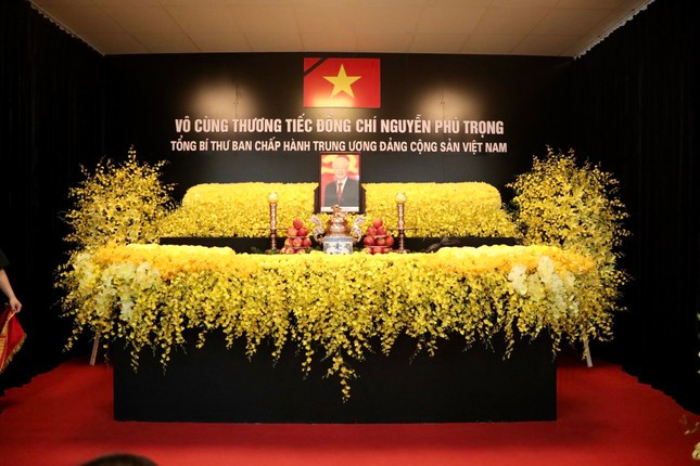 Thôn Lại Đà, xã Đông Hội - quê nhà của Tổng Bí thư Nguyễn Phú Trọng, sẽ là một trong ba địa điểm diễn ra Lễ viếng, Lễ truy điệu Tổng Bí thư Nguyễn Phú Trọng trong hai ngày 25 và 26/7. Thôn Lại Đà, xã Đông Hội - quê nhà của Tổng Bí thư Nguyễn Phú Trọng, sẽ là một trong ba địa điểm diễn ra Lễ viếng, Lễ truy điệu Tổng Bí thư Nguyễn Phú Trọng trong hai ngày 25 và 26/7.