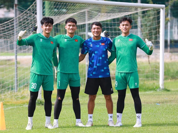 Các thủ môn của U.19 Việt Nam. Ảnh VFF
