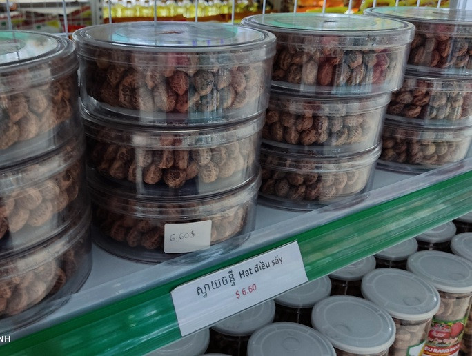 Campuchia xuất khẩu hơn 1 tỉ USD hạt điều thô sang Việt Nam trong năm 2022. Ảnh: AN NA