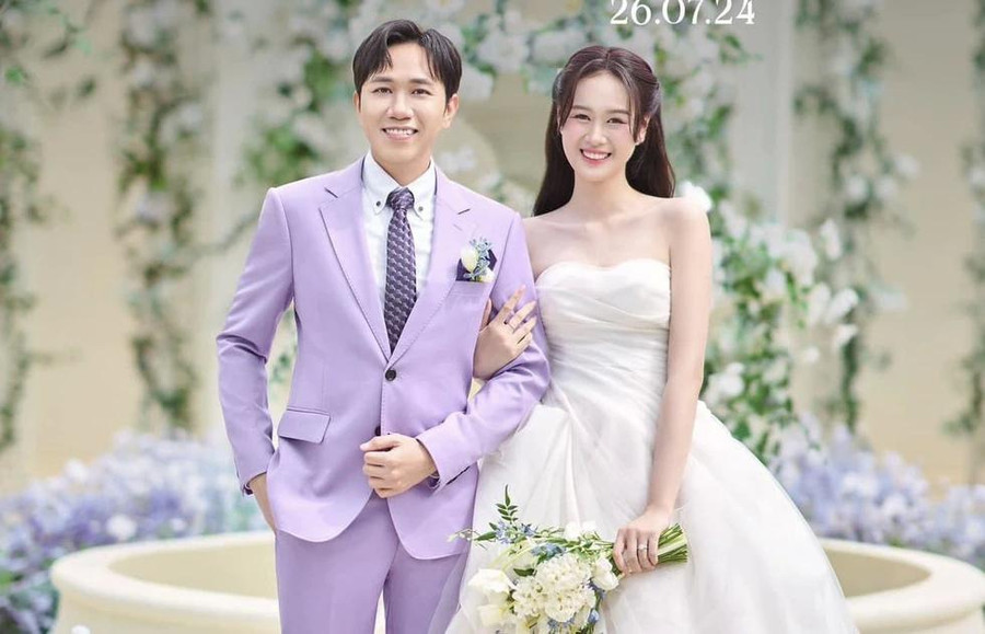 Ảnh cưới của Anh Đức và bạn gái kém 12 tuổi. Ảnh FBNV Ảnh cưới của Anh Đức và bạn gái kém 12 tuổi. Ảnh FBNV