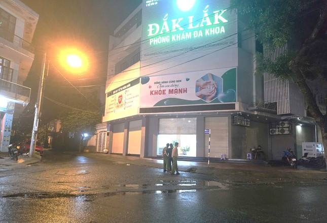 Lực lượng công an đã có mặt tại Phòng khám đa khoa Đắk Lắk. Lực lượng công an đã có mặt tại Phòng khám đa khoa Đắk Lắk.