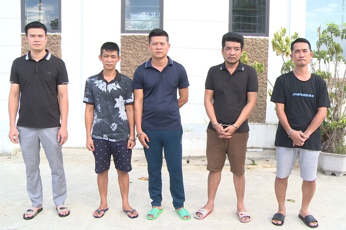 Những người trong đường dây buôn bán trà sữa giả từ Bắc và Nam Những người trong đường dây buôn bán trà sữa giả từ Bắc và Nam