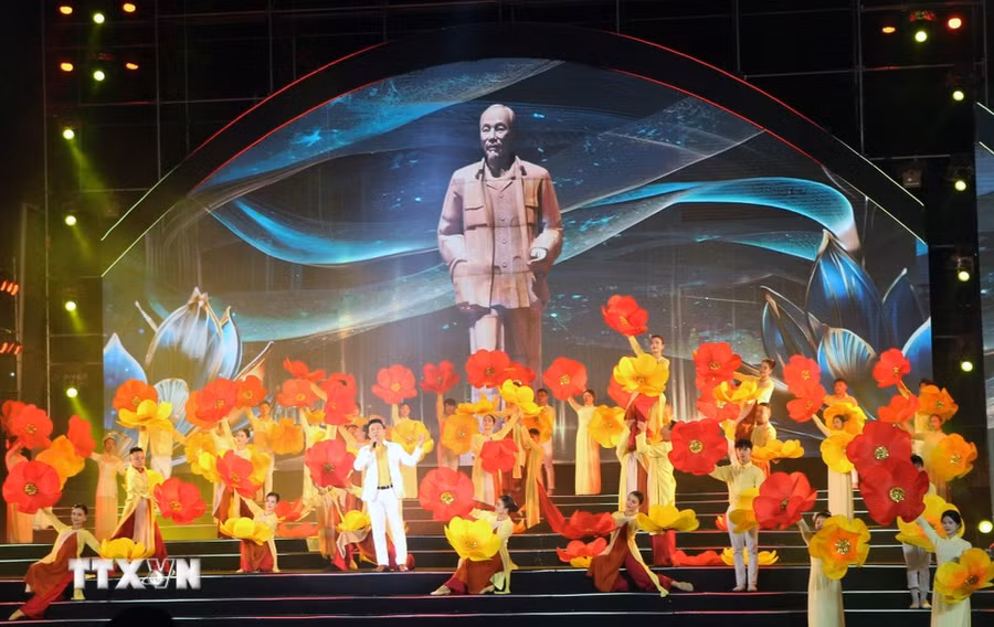 Chương trình cũng là dịp để quảng bá hình ảnh quê hương Nghệ An với cả nước và bạn bè quốc tế. (Ảnh: Bích Huệ/TTXVN)