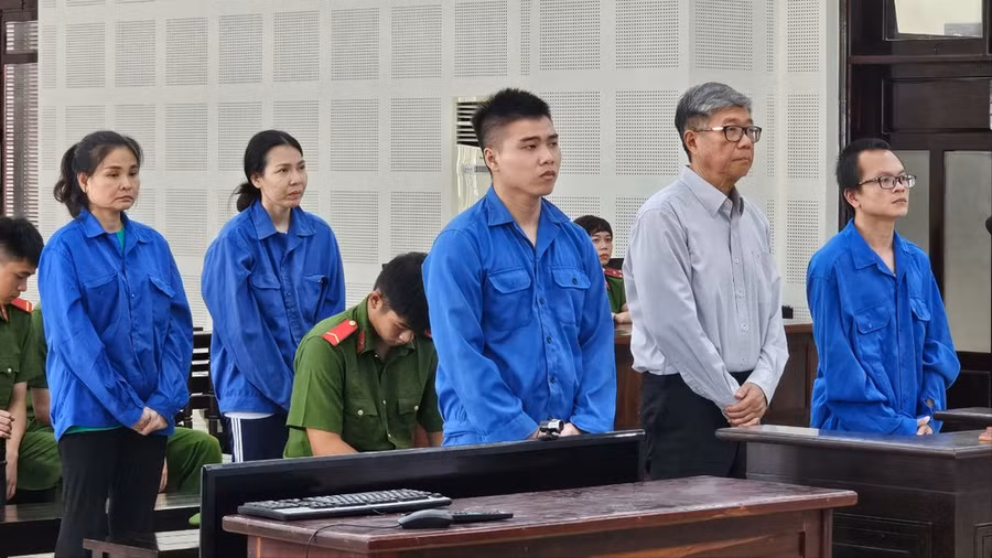 Các bị cáo tại tòa.