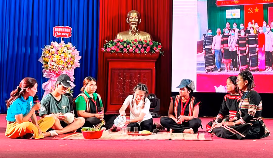 Hội Liên hiệp phụ nữ xã Chư Á (TP. Pleiku) tích cực tuyên truyền phòng-chống bạo lực gia đình qua các hội thi. Ảnh: H.T