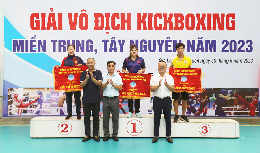Gia Lai giành giải nhất toàn đoàn tại Giải Vô địch Kickboxing miền Trung-Tây Nguyên. Ảnh: V.N