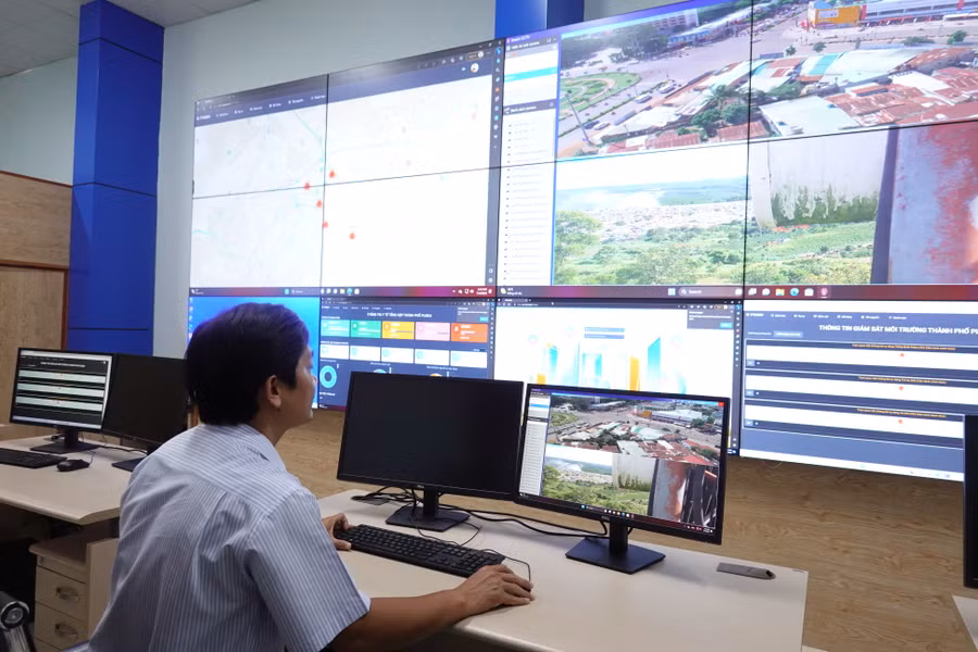 Đẩy mạnh chuyển đổi số giúp chính quyền quản lý, điều hành và phục vụ người dân, doanh nghiệp được hiệu quả hơn. Ảnh: Mộc Trà