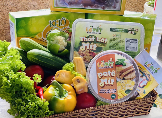 Những sản phẩm từ mít của chị Nhung. Những sản phẩm từ mít của chị Nhung.