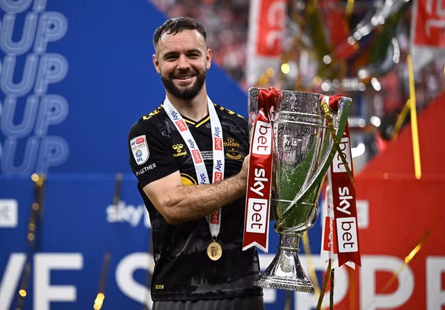 Người hùng Adam Armstrong