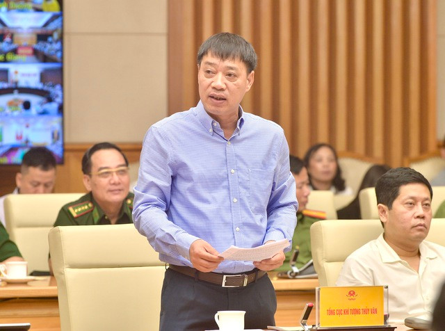 Ông Hoàng Đức Cường, Phó Tổng cục trưởng Tổng cục Khí tượng Thủy văn, phát biểu tại cuộc họp. Ông Hoàng Đức Cường, Phó Tổng cục trưởng Tổng cục Khí tượng Thủy văn, phát biểu tại cuộc họp.