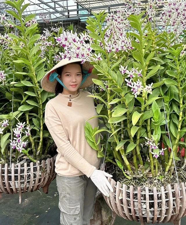 Chị Kim Hoa có niềm đam mê bất tận với hoa lan. Ảnh NVCC Chị Kim Hoa có niềm đam mê bất tận với hoa lan. Ảnh NVCC