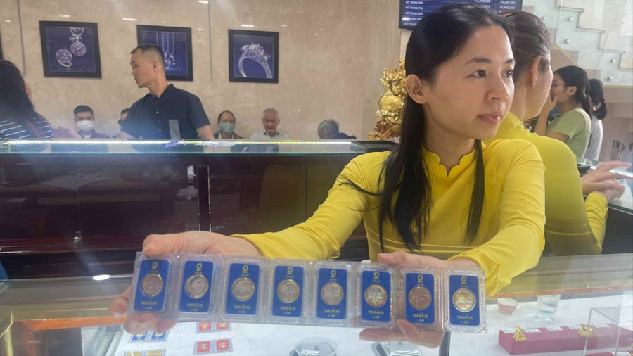 Vàng nhẫn tại Công ty SJC. Ảnh: HẠNH NHUNG Vàng nhẫn tại Công ty SJC. Ảnh: HẠNH NHUNG