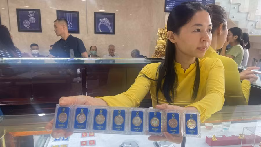 Vàng nhẫn tại Công ty SJC. Ảnh: HẠNH NHUNG Vàng nhẫn tại Công ty SJC. Ảnh: HẠNH NHUNG