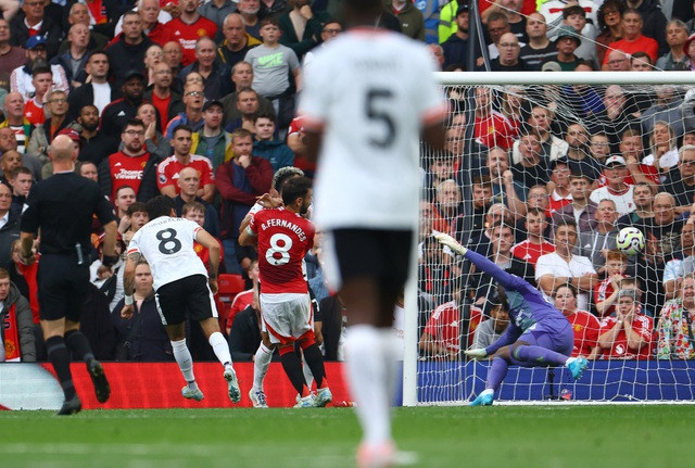 Luis Diaz (8) mở tỉ số cho Liverpool Luis Diaz (8) mở tỉ số cho Liverpool