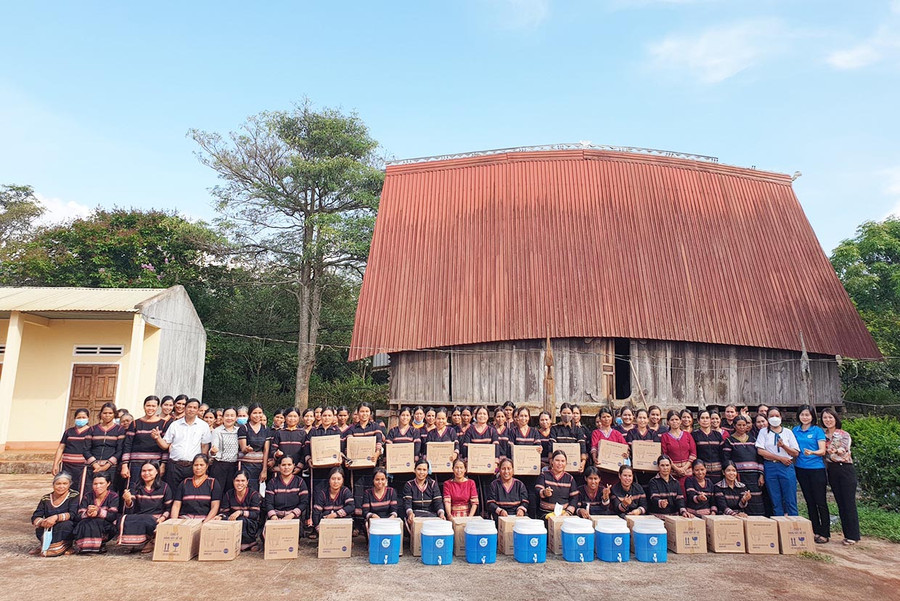 Chương trình đã giúp cho nhiều hội viên phụ nữ nghèo, cận nghèo, có hoàn cảnh khó khăn cải thiện điều kiện sống cũng như thay đổi nhận thức trong tham gia bảo vệ môi trường. Ảnh: Nhật Hào Chương trình đã giúp cho nhiều hội viên phụ nữ nghèo, cận nghèo, có hoàn cảnh khó khăn cải thiện điều kiện sống cũng như thay đổi nhận thức trong tham gia bảo vệ môi trường. Ảnh: Nhật Hào