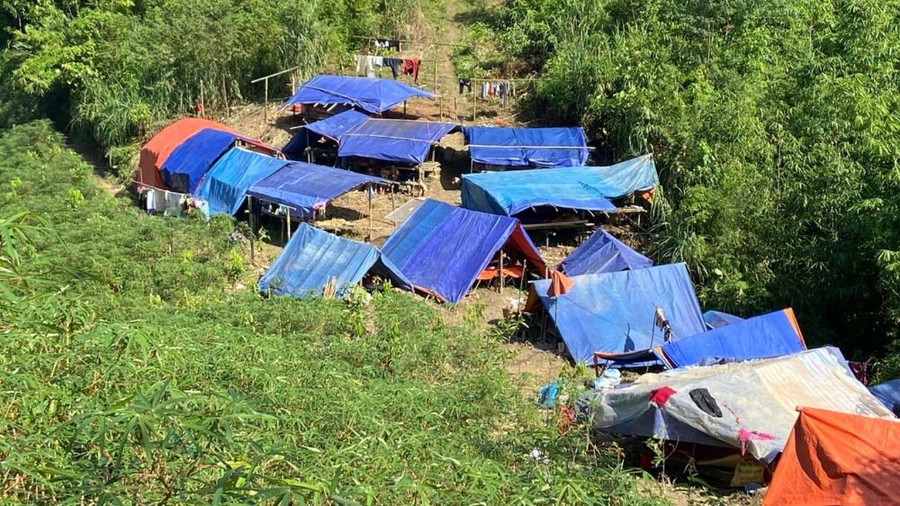 Anh Ma Seo Chứ, trưởng thôn Kho Vàng, cứu được 115 người trong thôn thoát khỏi vụ sạt núi Anh Ma Seo Chứ, trưởng thôn Kho Vàng, cứu được 115 người trong thôn thoát khỏi vụ sạt núi