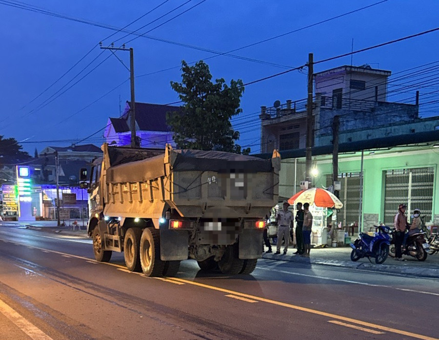 Chiếc xe ben cán qua nạn nhân