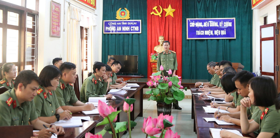 Phòng An ninh CTNB triển khai công tác. Ảnh: Thúy Trinh