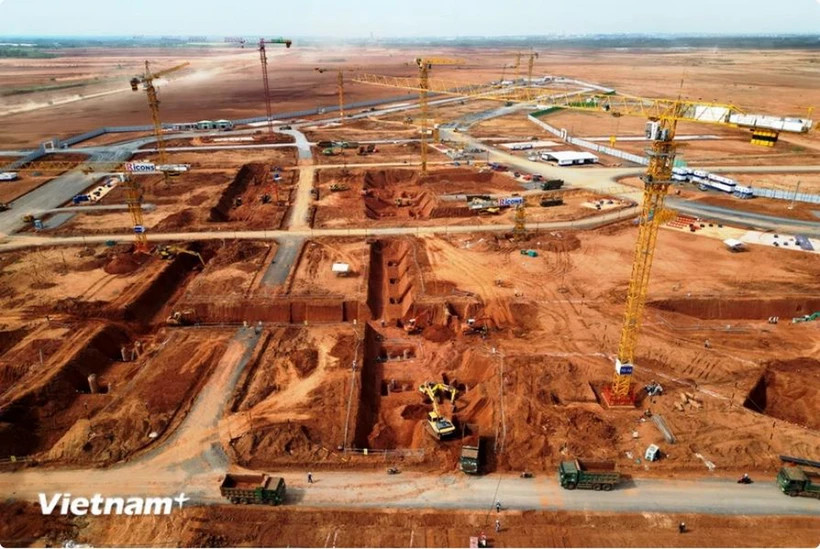 Các cơ quan chức năng liên quan đang phấn đấu triển khai Dự án Cảng hàng không Long Thành bảo đảm chất lượng, đúng tiến độ. (Ảnh: PV/Vietnam+) Các cơ quan chức năng liên quan đang phấn đấu triển khai Dự án Cảng hàng không Long Thành bảo đảm chất lượng, đúng tiến độ. (Ảnh: PV/Vietnam+)