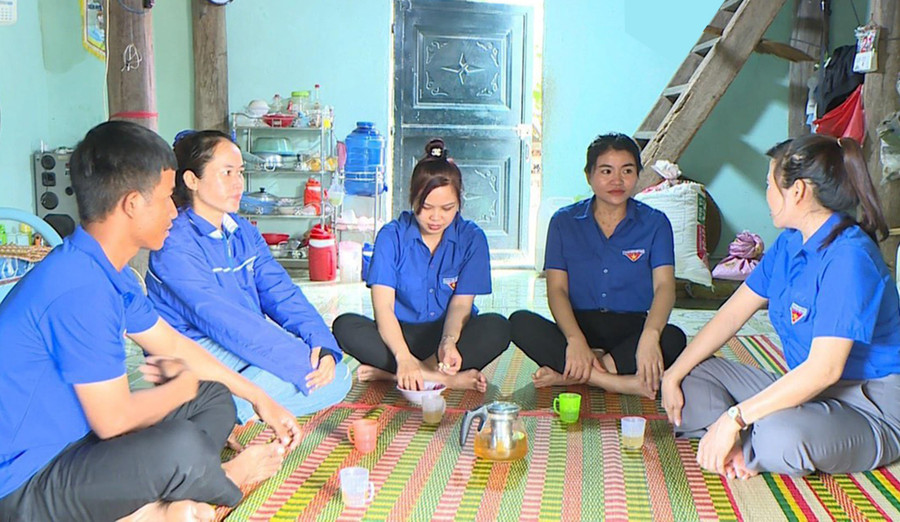 Huyện Đoàn Phú Thiện cùng Đoàn xã Ia Hiao tham quan mô hình phát triển kinh tế của anh Byôn. Ảnh: Vũ Chi Huyện Đoàn Phú Thiện cùng Đoàn xã Ia Hiao tham quan mô hình phát triển kinh tế của anh Byôn. Ảnh: Vũ Chi