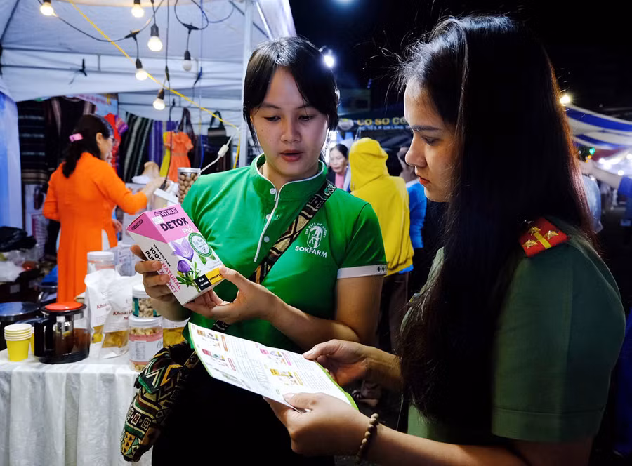 Phụ nữ Gia Lai có nhiều mô hình, sản phẩm khởi nghiệp tiêu biểu được giới thiệu tại chương trình giao lưu kết nối. Ảnh: Minh Châu