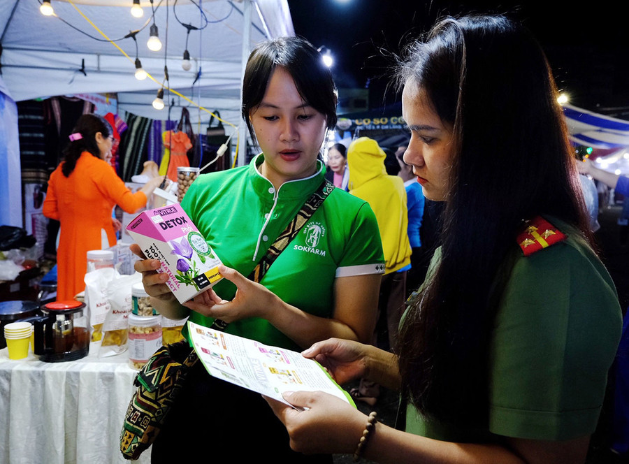 Phụ nữ Gia Lai có nhiều mô hình, sản phẩm khởi nghiệp tiêu biểu được giới thiệu tại chương trình giao lưu kết nối. Ảnh: Minh Châu Phụ nữ Gia Lai có nhiều mô hình, sản phẩm khởi nghiệp tiêu biểu được giới thiệu tại chương trình giao lưu kết nối. Ảnh: Minh Châu