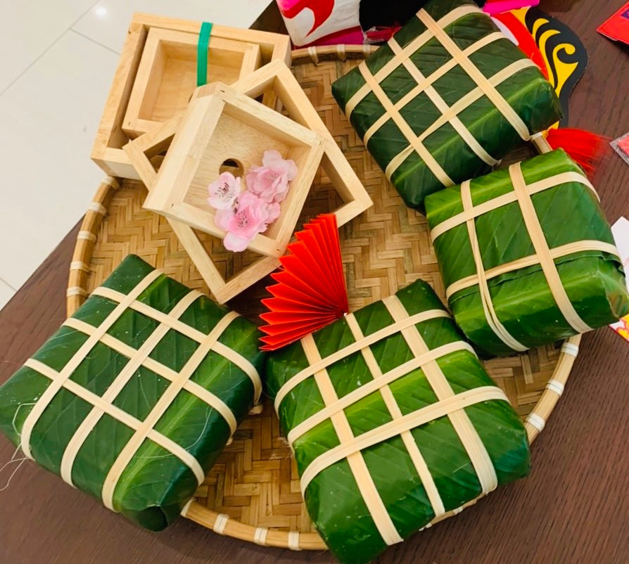 Một chiếc bánh chưng có thể cung cấp 2.500 calo. Ảnh:Lê Cầm