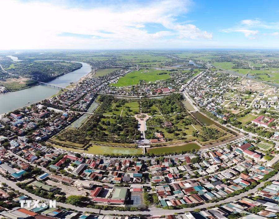 Di tích Quốc gia Đặc biệt Thành cổ Quảng Trị nằm ở trung tâm thị xã Quảng Trị. (Ảnh: Hoàng Hiếu/TTXVN)