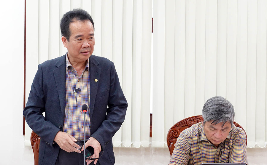 Giám đốc Sở Nông nghiệp và PTNT Lưu Trung Nghĩa đưa ra một số giải pháp để gỡ khó cho làng Thơ Ga B trong xây dựng NTM. Ảnh: Mộc Trà Giám đốc Sở Nông nghiệp và PTNT Lưu Trung Nghĩa đưa ra một số giải pháp để gỡ khó cho làng Thơ Ga B trong xây dựng NTM. Ảnh: Mộc Trà