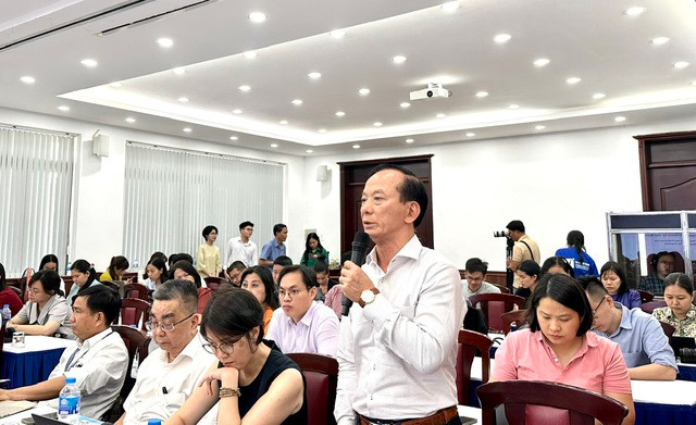 PGS Bùi Anh Thuỷ, Trưởng khoa Luật Trường ĐH Văn Lang, phát biểu trong tọa đàm. Ảnh: HÀ ÁNH