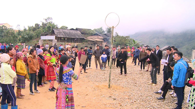 Các trò chơi dân gian của đồng bào dân tộc thiểu số huyện Lâm Bình (Tuyên Quang) được duy trì. Các trò chơi dân gian của đồng bào dân tộc thiểu số huyện Lâm Bình (Tuyên Quang) được duy trì.