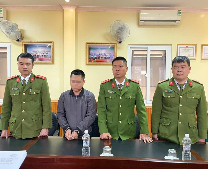 Cơ quan cảnh sát điều tra Công an tỉnh Sơn La khởi tố bị can Đinh Viết Cương. Cơ quan cảnh sát điều tra Công an tỉnh Sơn La khởi tố bị can Đinh Viết Cương.