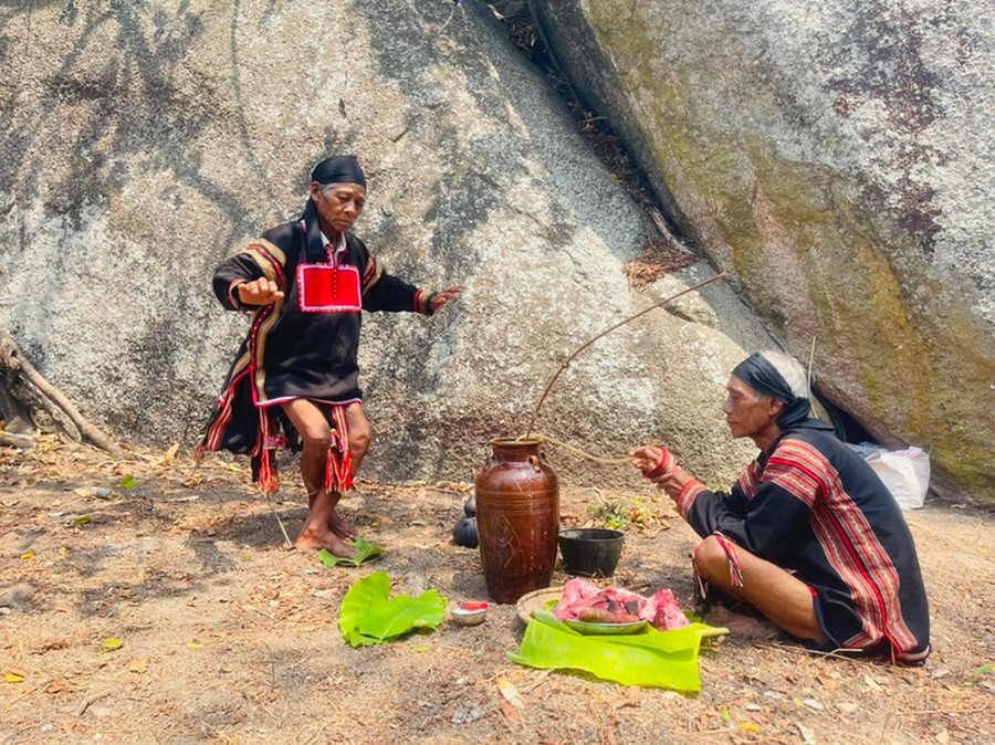 Huyện Phú Thiện tổ chức lễ cầu mưa Yang Pơtao Apui nhằm phát huy giá trị của văn hóa lễ hội trong cộng đồng. Ảnh: Vũ Chi Huyện Phú Thiện tổ chức lễ cầu mưa Yang Pơtao Apui nhằm phát huy giá trị của văn hóa lễ hội trong cộng đồng. Ảnh: Vũ Chi