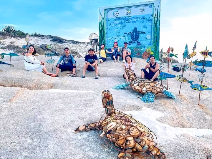 Trên đảo có những khu bảo tồn động vật quý hiếm - Ảnh: Bích Hạnh